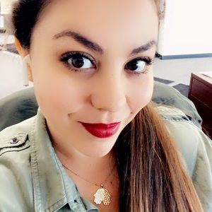 Meet your Posher, Emily